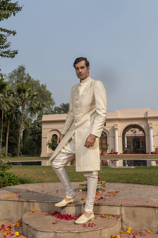 Whispers of Lucknow