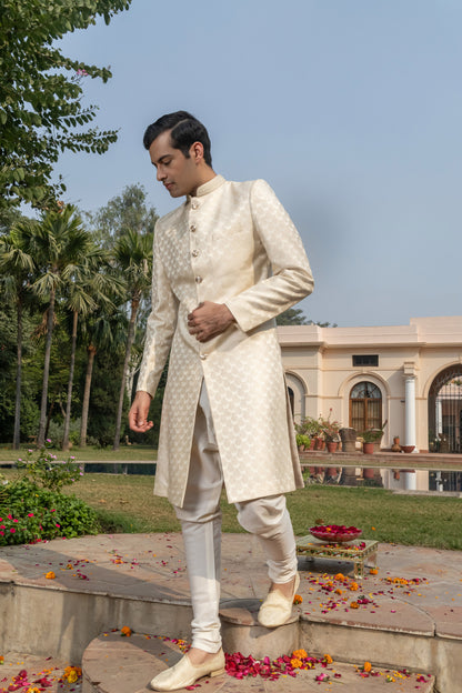 Whispers of Lucknow